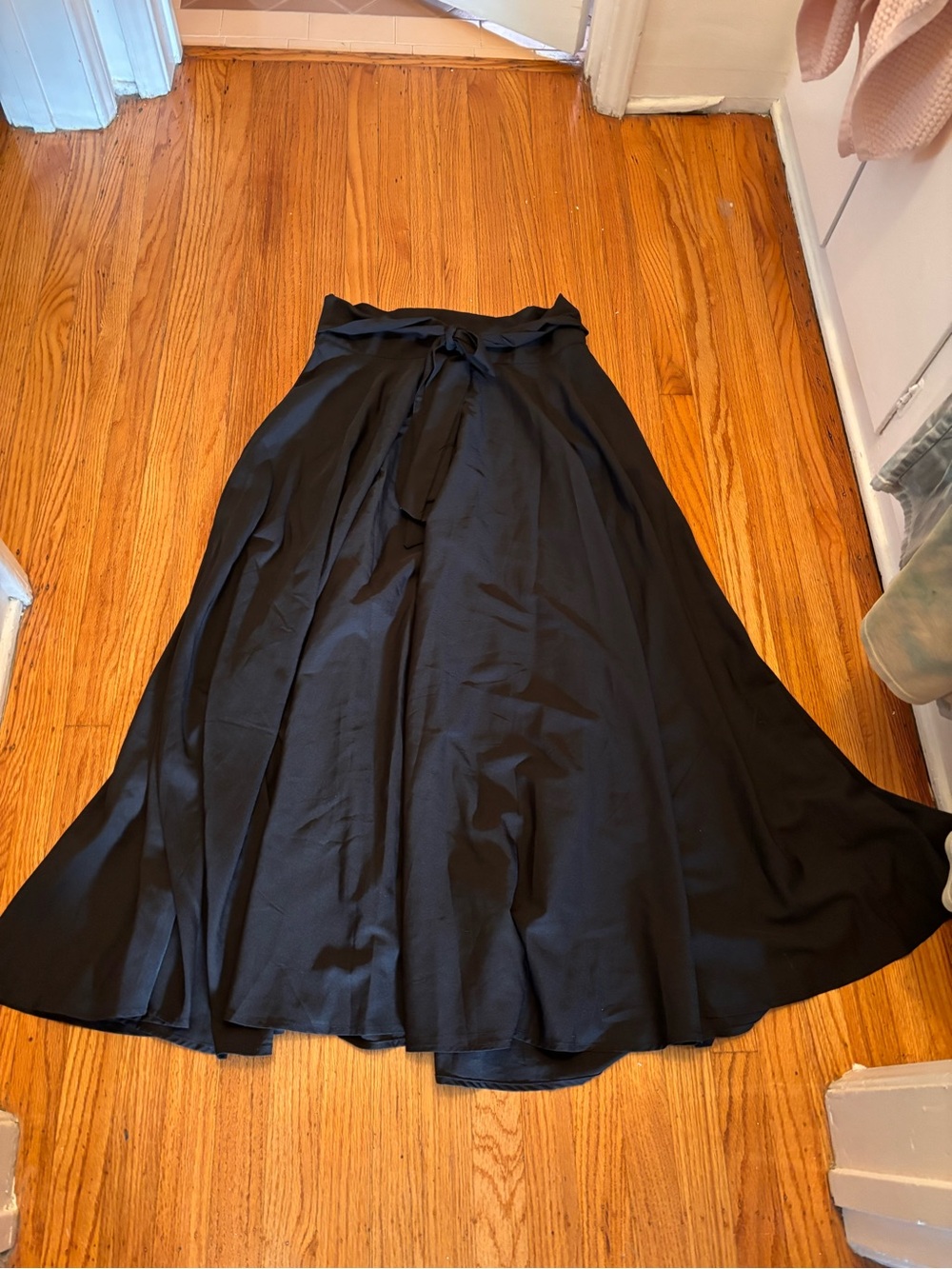 Black High-Waist Flare Maxi Skirt with Tie Waist